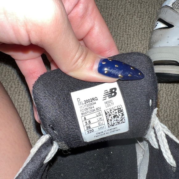 Authentic New Balanaces 2002RQ - Picture 4 of 4